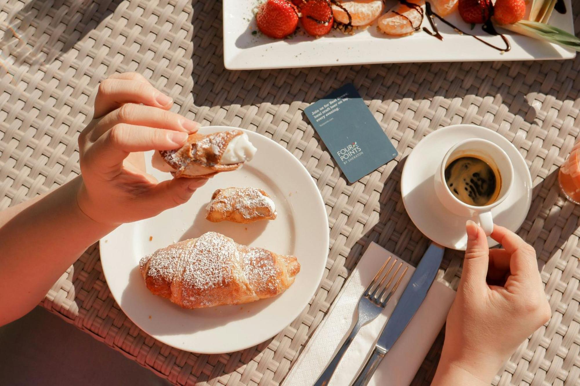 Four Points By Sheraton Catania Hotel Cannizzaro Buitenkant foto